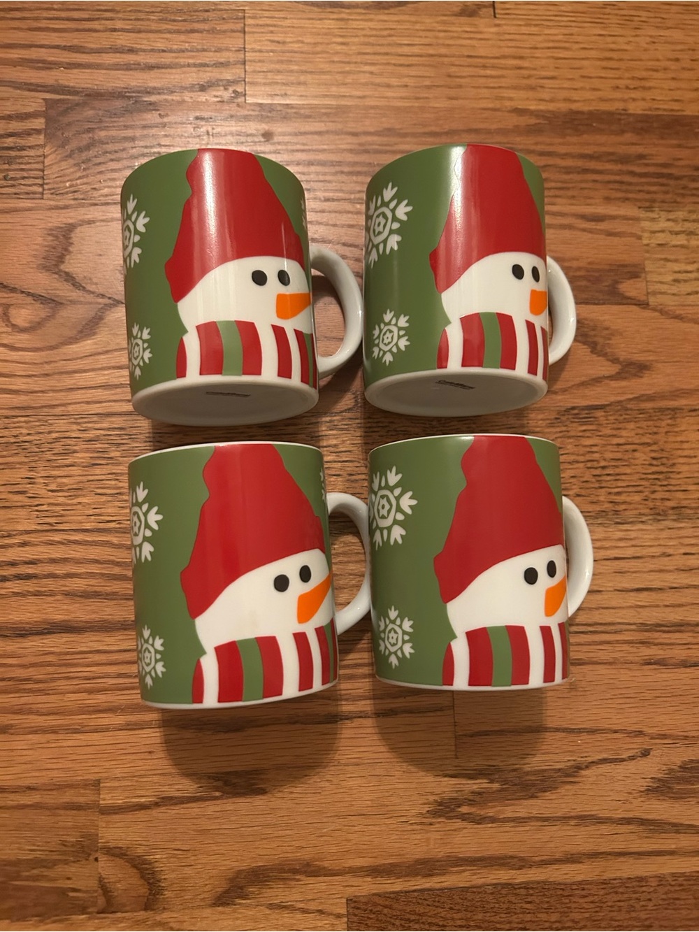 Crate&Barrel Lot of 4 Holiday/Christmas/Xmas Themed Snowman Patterned Mugs